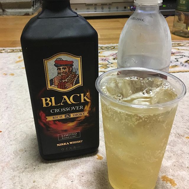 今夜はプラックニッカクロスオーバーのハイボール。これ美味い #ブラックニッカクロスオーバー  #ハイボール  #家飲み