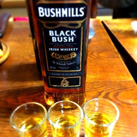 ブッシュミルズ、ショットで乾杯(´･ω･`)！ #bushmills #ブッシュ